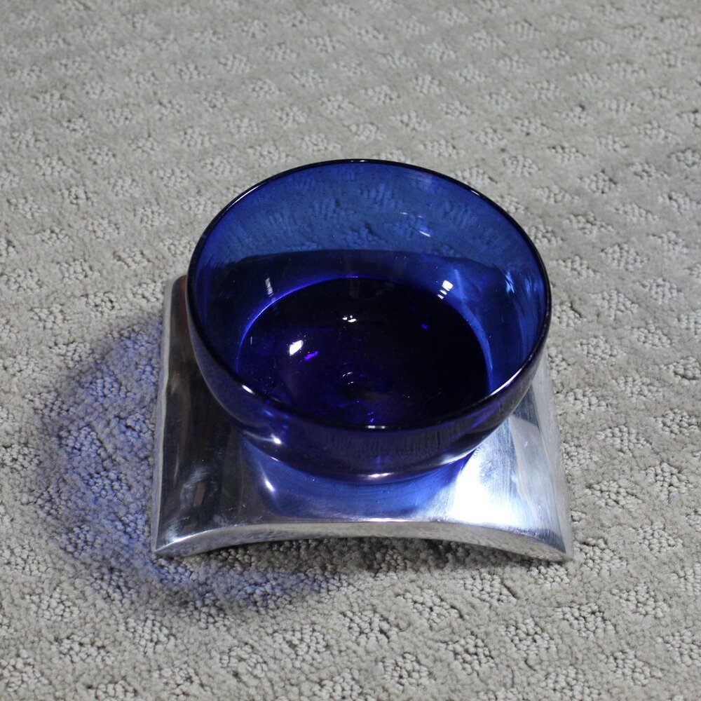 GORGEOUS! Decorative Handblown 5.25" Cobalt Blue Bowl on Silver-toned Metal Base